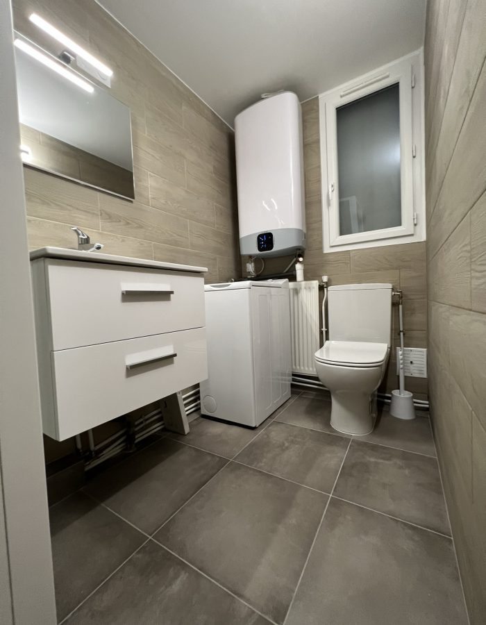 Travaux réalisé dans des toilettes